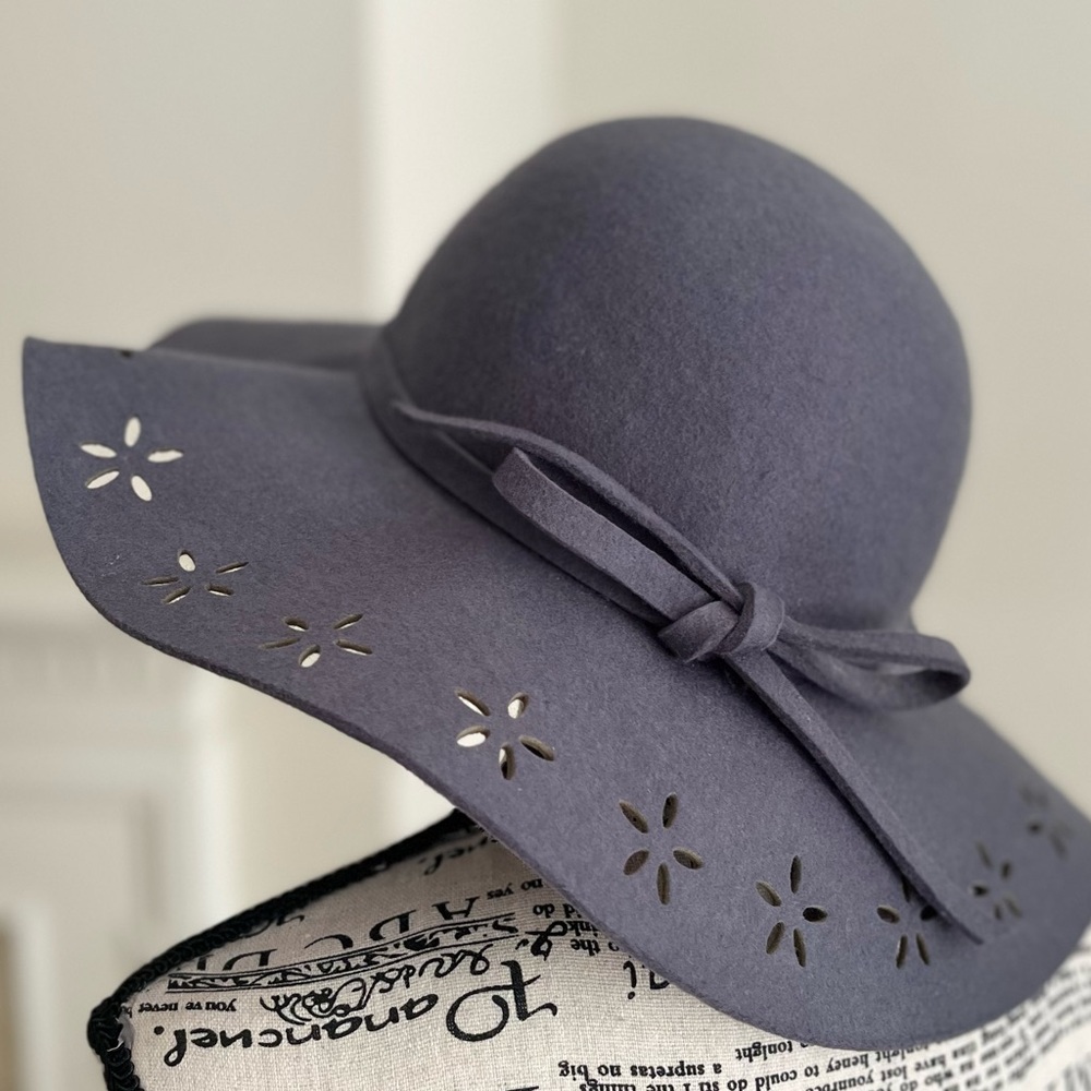 Betsey Johnson Gray Pure Wool Cutout Hat